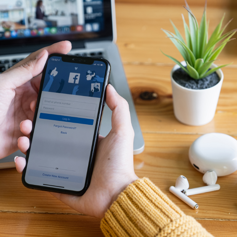  Facebook Login Nedir?